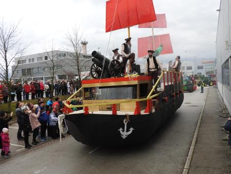 Gusarska ladja je navdušila